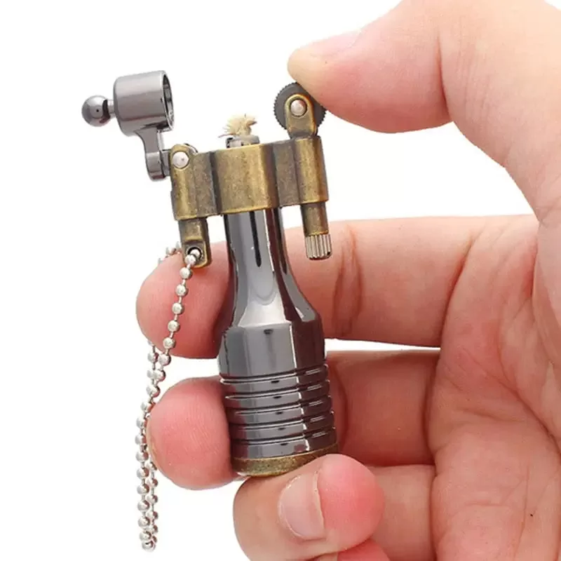 briquet-gaz-comme-torche-220.jpg - Mon equipement militaire