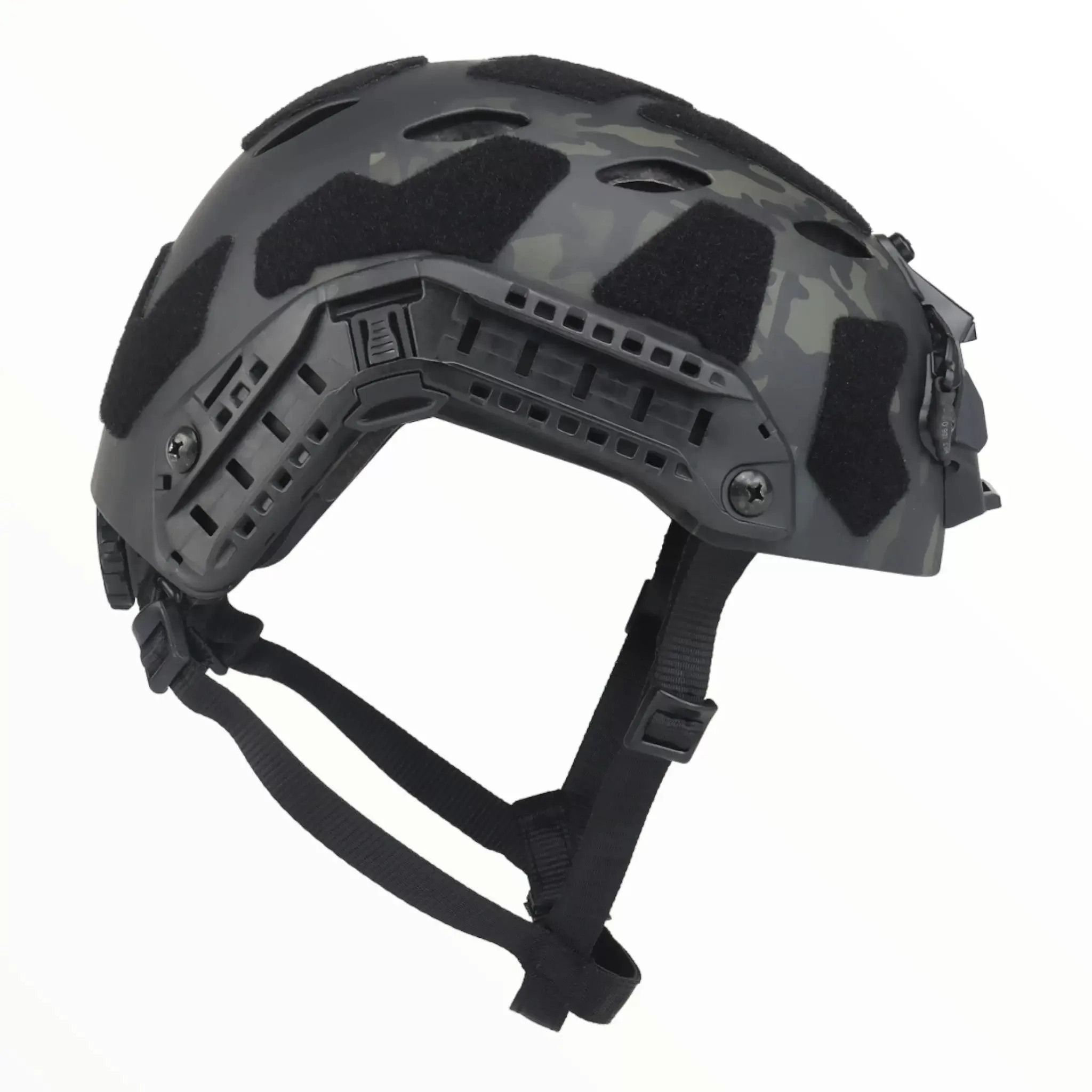 casque-style-militaire-732_159e41e3-7d82-46df-a41c-0eafe4f35ca9.jpg - Mon equipement militaire